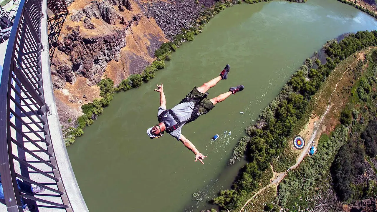 salto base jumping