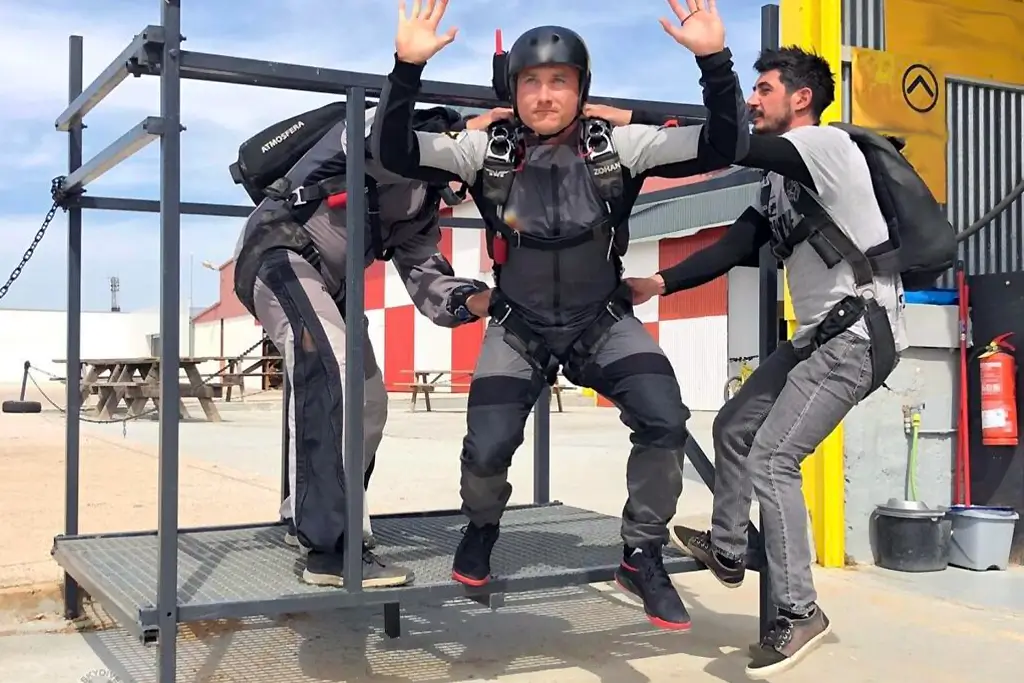 Iniziare nel paracadutismo? Semplice con il corso AFF! 2 ground training corso di paracadutismo aff