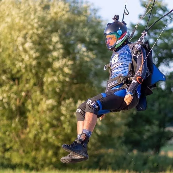 Mario Fattoruso, istruttore Flight-1, durante il volo sotto vela